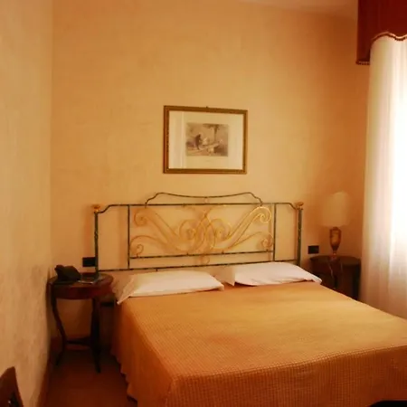 Hotel La Dimora Del Cardinale 3*